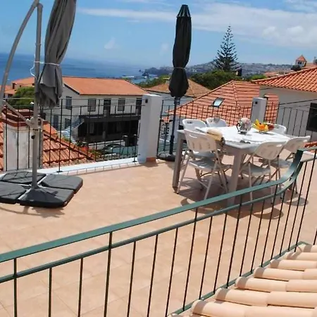 Дом отдыха Guestready - Rosa - Renovated Seaviews House *