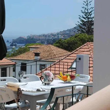 בית נופש Guestready - Rosa - Renovated Seaviews House